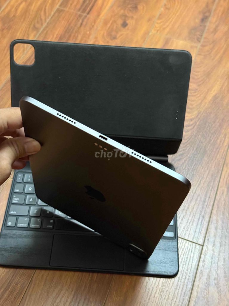 Pass Ipad Pro M1 256GB và phím Apple Magic