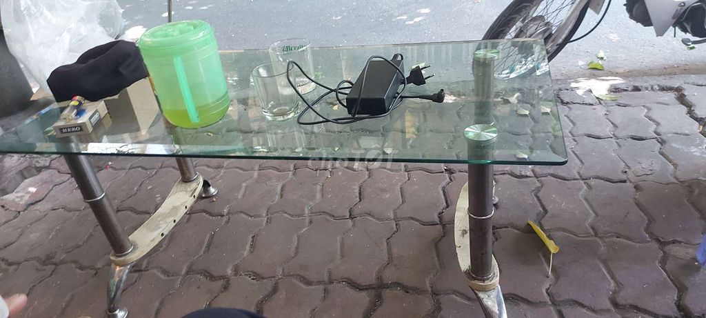 Bàn kính kim loại hiện đại. Mua bán Nội thất, đồ gia dụng khác tại Quận Tân Phú Tp Hồ Chí Minh được đăng bởi Hoang Kim hình 1
