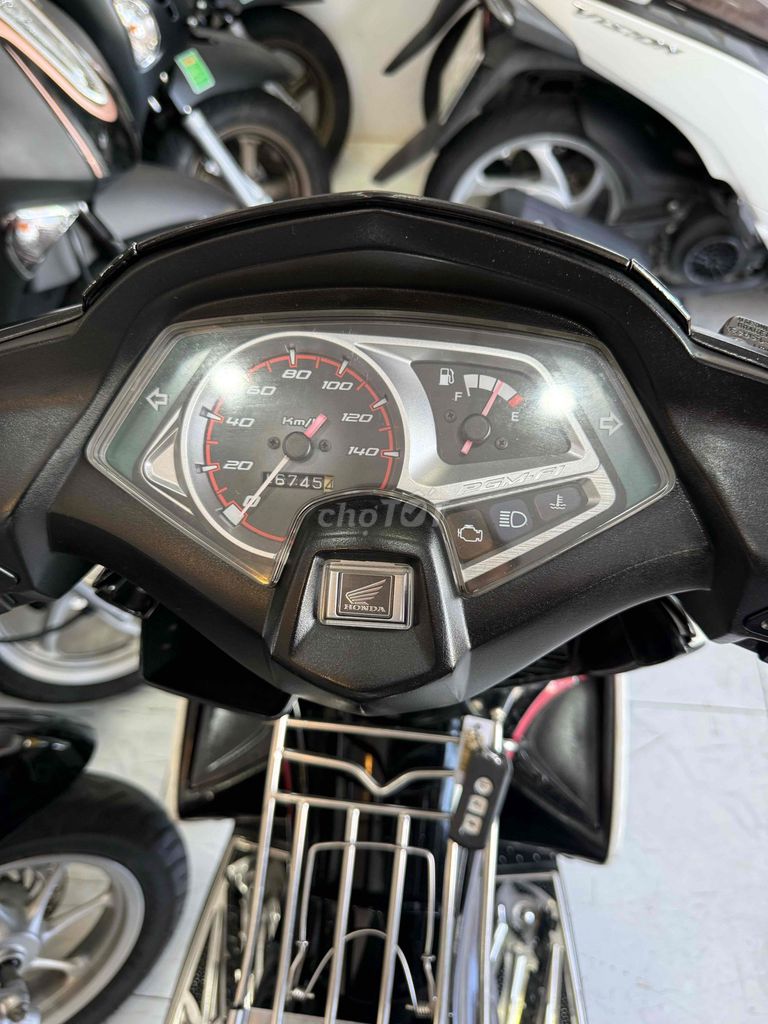 AIR BLADE FI 2011 - Up Thái - Khoá Smakey. BS 68. Mua bán Xe máy tại Thành phố Rạch Giá Kiên Giang được đăng bởi XE MÁY CŨ TÂN 128 hình 5