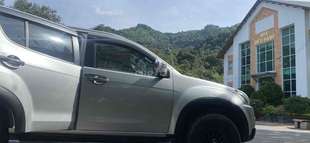 Isuzu Mu X 2019 1.9 4X2 AT - 11900 km. Mua bán Ô tô tại Thành phố Thuận An Bình Dương được đăng bởi Nhật Nam hình 6