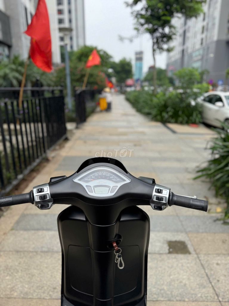VESPA SPRINT tặng cặp dầu láp, thảm trải sàn. Mua bán Xe máy tại Quận Cầu Giấy Hà Nội được đăng bởi minh khang hình 1