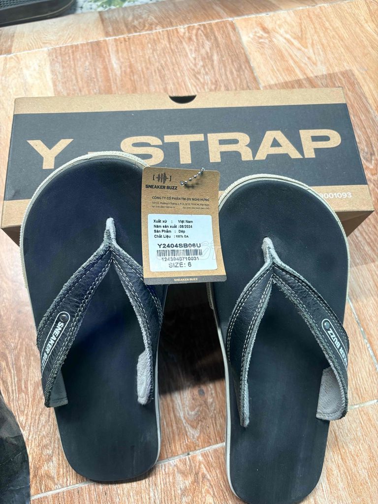 Dép Sneaker Buzz Da Đen Size 6 Việt Nam. Mua bán Giày dép tại Thị xã Bến Cát Bình Dương được đăng bởi Anh Nguyen hình 1
