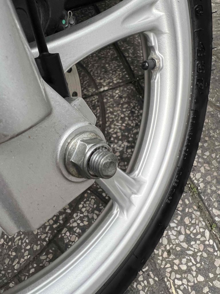 janus mẩu mới chạy ít cực đẹp. Mua bán Xe máy tại Quận Ninh Kiều Cần Thơ được đăng bởi Vincom HV hình 9