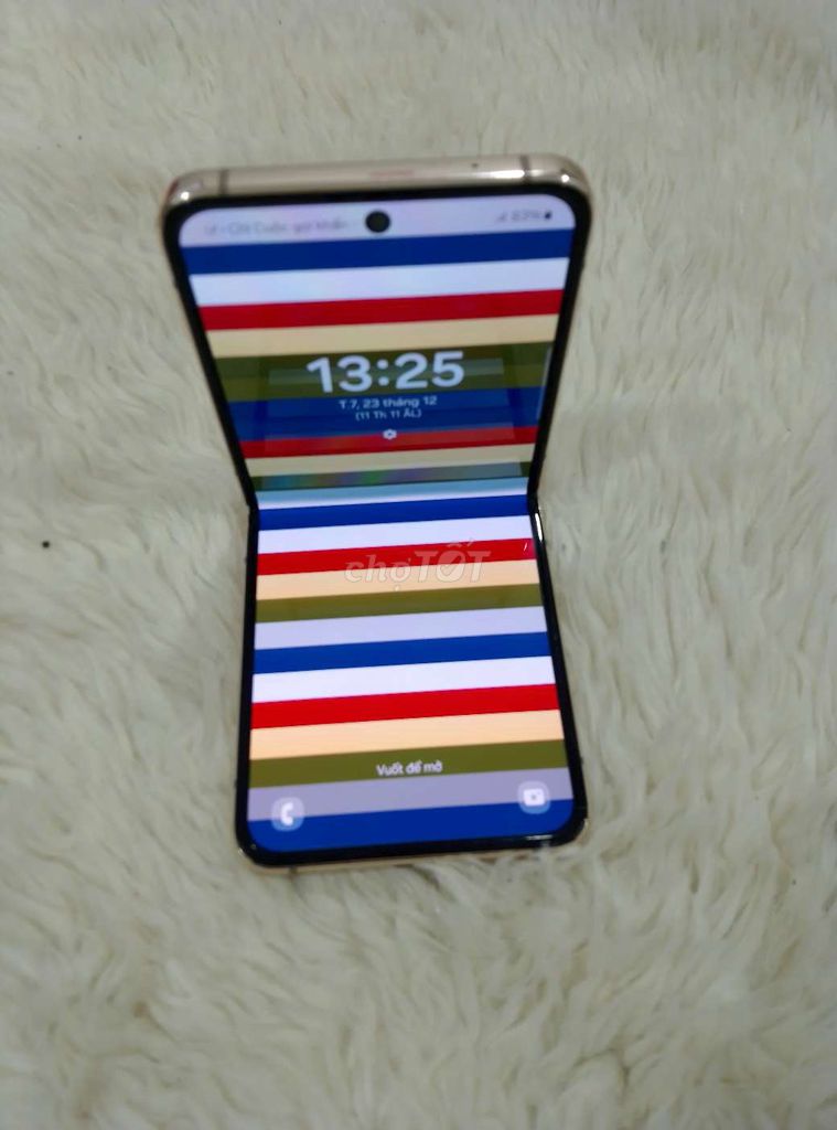 Samsung Galaxy Z Flip4 256GB Vàng. Mua bán Điện thoại tại Quận 4 Tp Hồ Chí Minh được đăng bởi Nguyễn Thùy  hình 1