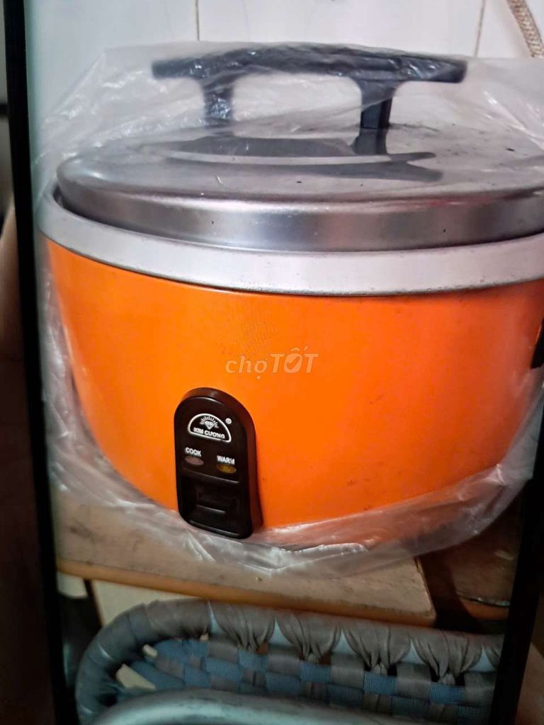 Nồi cơm điện Kim Cương màu Cam. Mua bán Bếp, lò, đồ điện nhà bếp tại Quận 4 Tp Hồ Chí Minh được đăng bởi Thủy hình 1