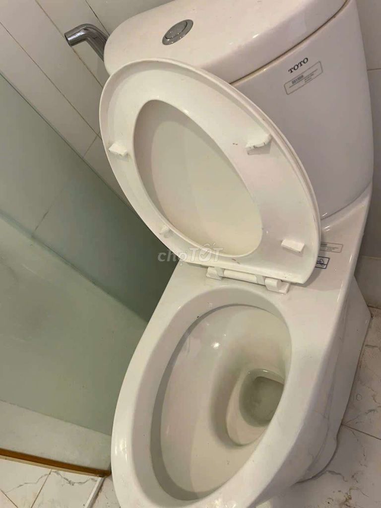 Bồn vệ sinh Toto Trắng. Mua bán Thiết bị vệ sinh, nhà tắm tại Huyện Bình Chánh Tp Hồ Chí Minh được đăng bởi Nguyễn Huy hình 1