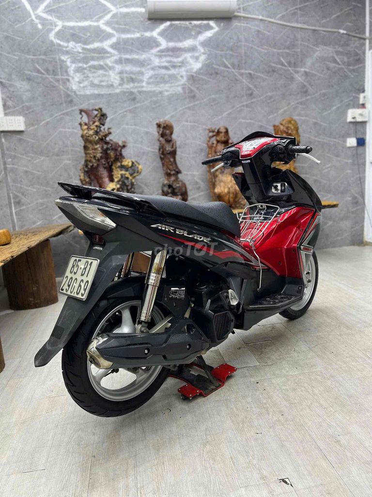 Honda Airblade красивый кузов, оригинальный двигатель, тихий