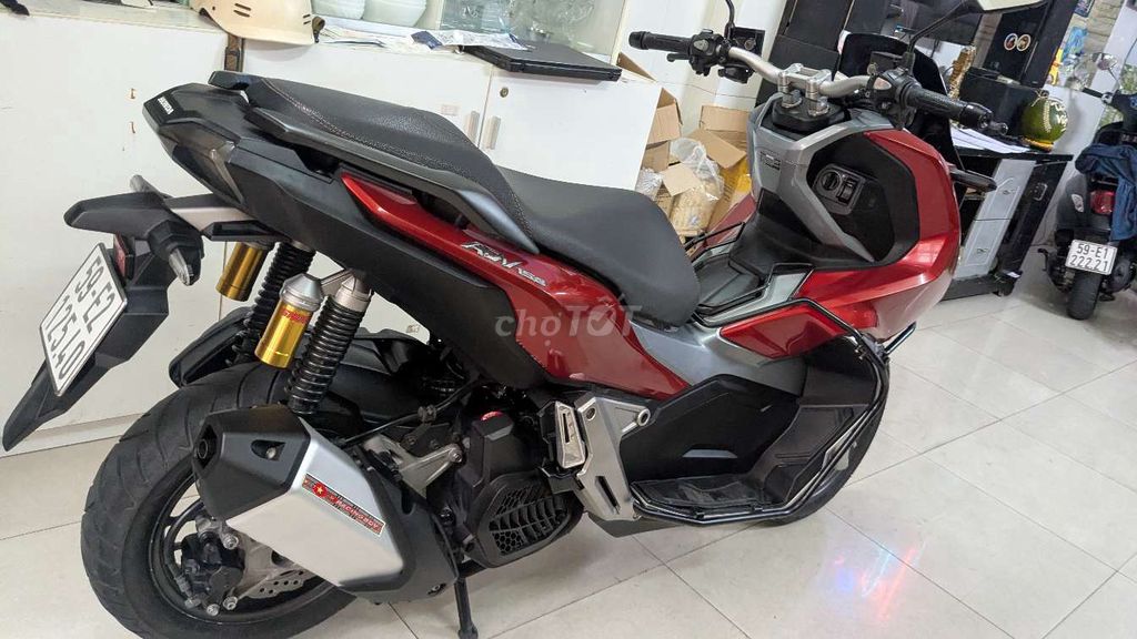 Honda ADV 150 куб.см, красный