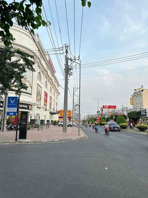 QUÁ RẺ SHOPHOUSE VINCOM VĨNH LONG. Mua bán nhà ở tại Thành phố Vĩnh Long Vĩnh Long được đăng bởi Thành Lập