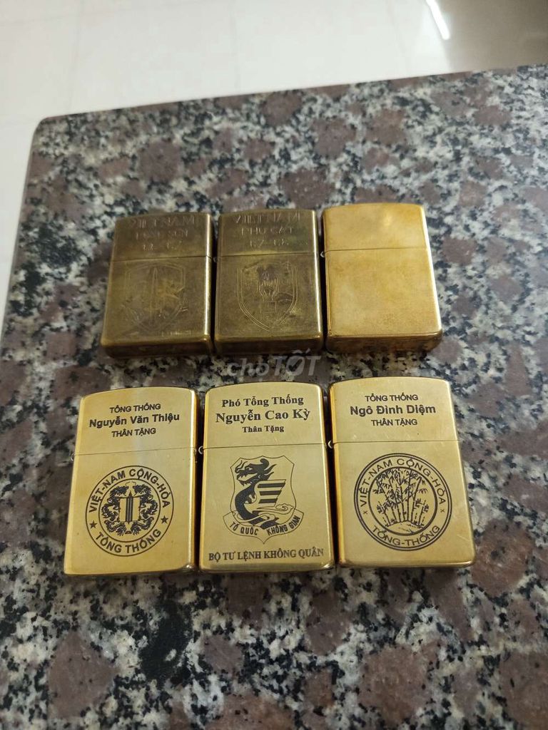 Zippo cũ bằng đồng