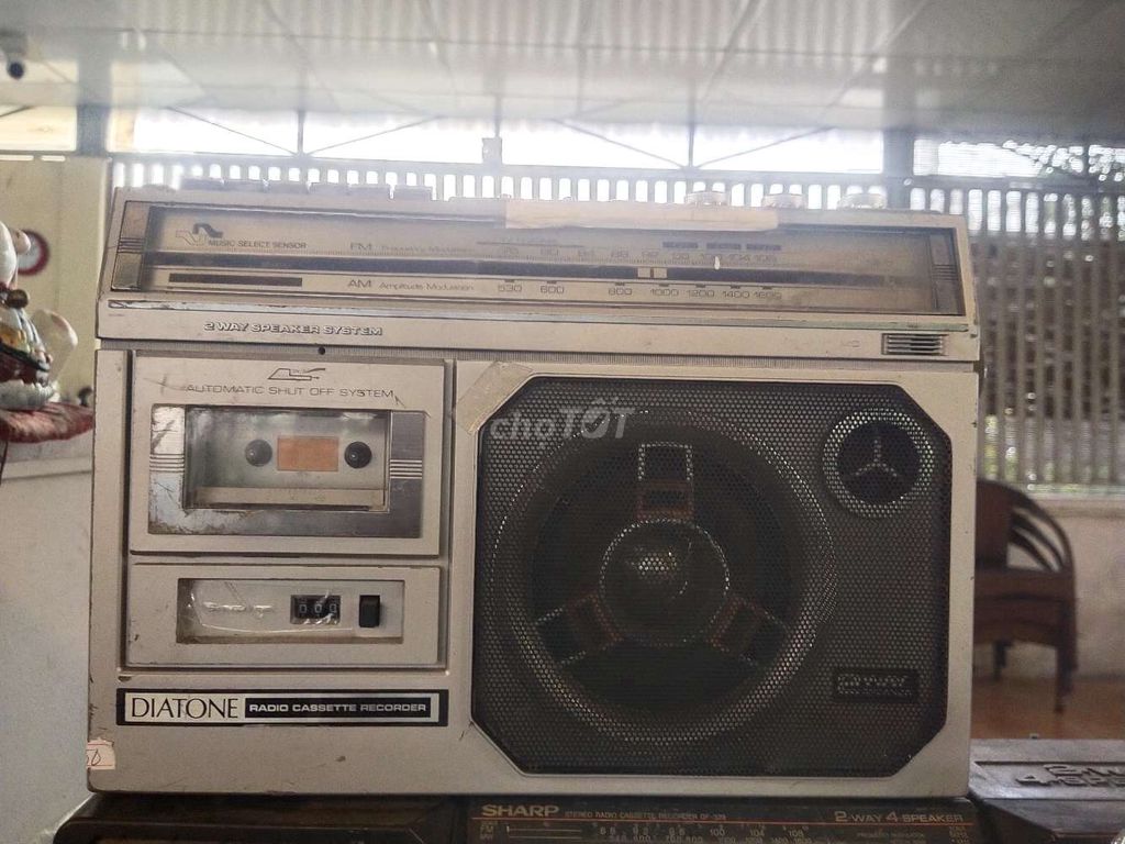Đài cassette Diatone Cổ điển Trắng 110