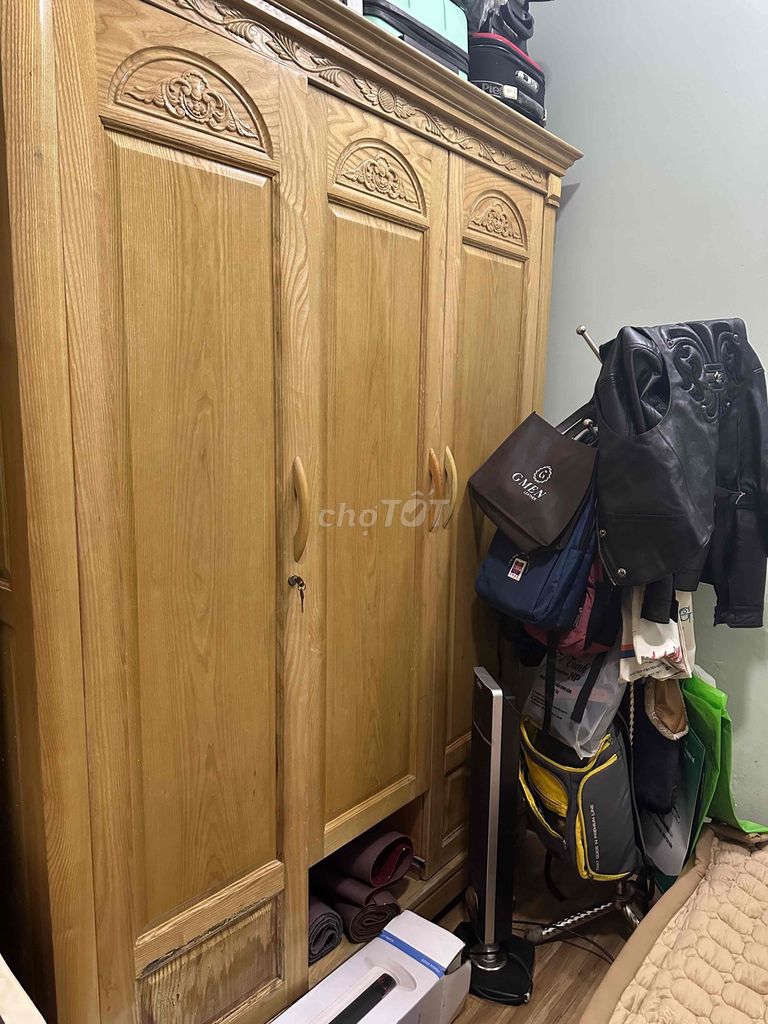 Tủ quần áo gỗ sồi 3 buồng. Mua bán Tủ, kệ gia đình tại Thành phố Huế Thừa Thiên Huế được đăng bởi Vinh hình 1