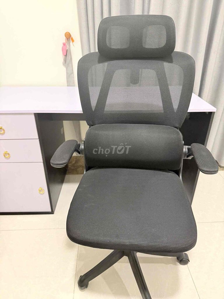 Ghế văn phòng Lưới Đen và bàn làm việc. Mua bán Bàn ghế tại Thành phố Nam Định Nam Định được đăng bởi đạt vũ hình 1