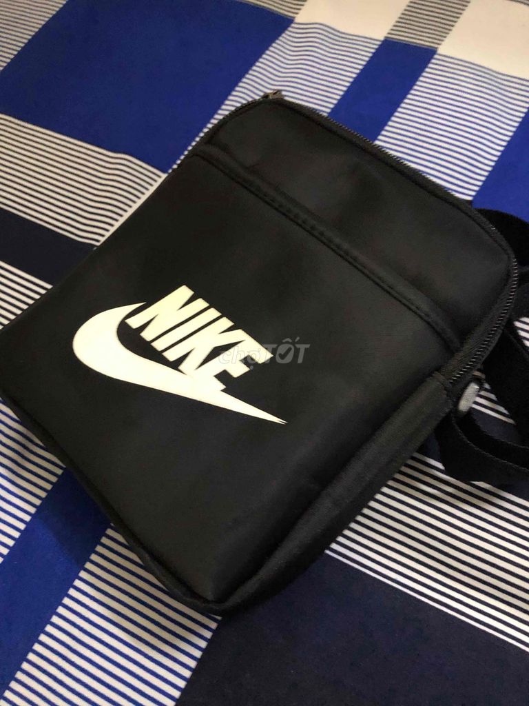 Túi đeo chéo Nike Đen. Mua bán Túi xách tại Quận Ô Môn Cần Thơ được đăng bởi tribui hình 1
