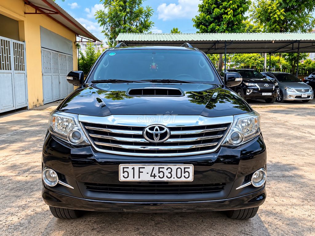 Toyota Fortuner 2016 7 chỗ Đen 208.000 km