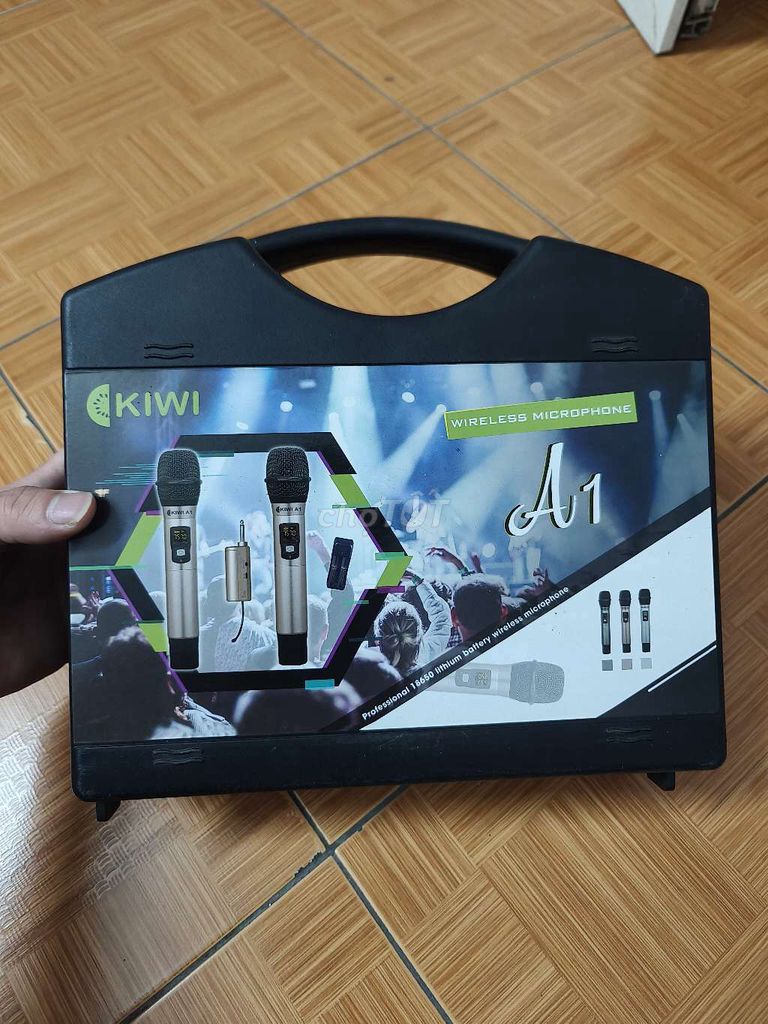Micro không dây KIWI A1 mới 99%. Mua bán Tivi, Âm thanh tại Quận Tây Hồ Hà Nội được đăng bởi Bia Chính Hãng hình 1