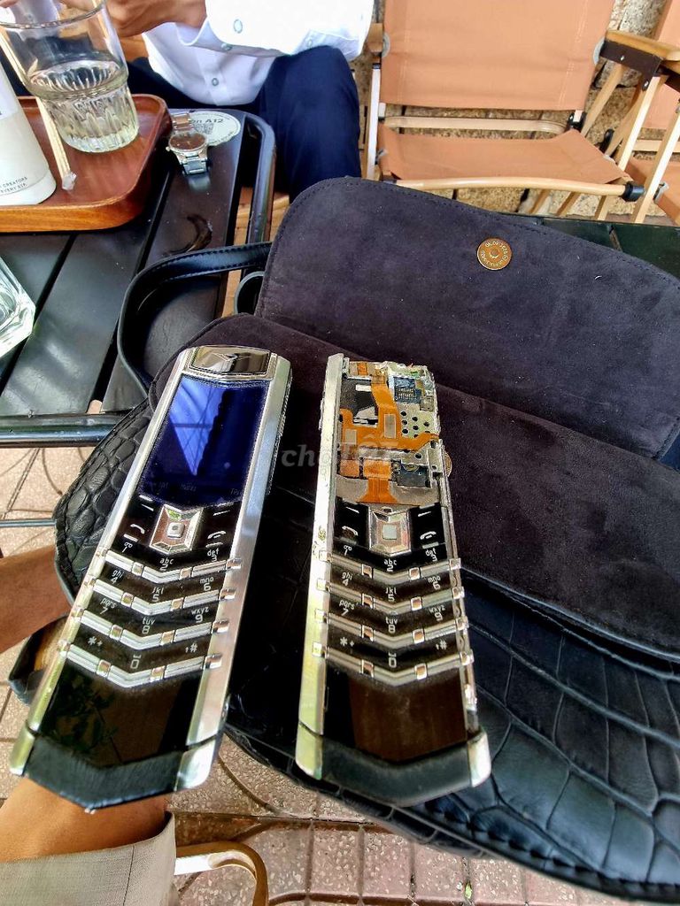 2 Vertu Signature Bạc Đen Đã qua sử dụng. Mua bán Điện thoại tại Thành phố Buôn Ma Thuột Đắk Lắk được đăng bởi Hoàng Quân Vương  hình 1