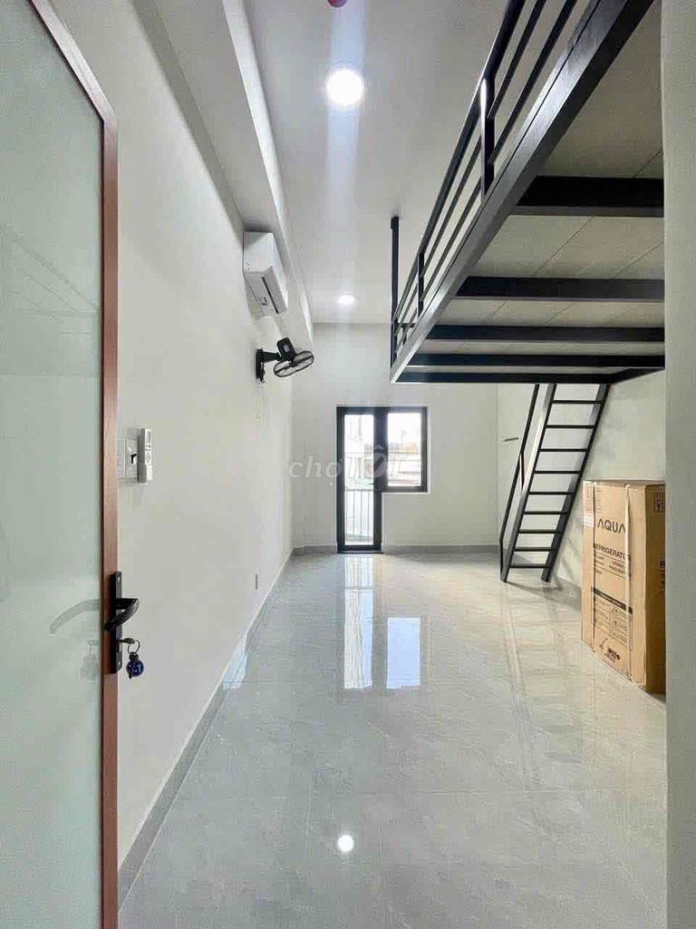 DUPLEX BANCOL RỘNG HƠN 30M2 GẦN ĐẠI HỌC GIAO THÔNG VẬN TẢI