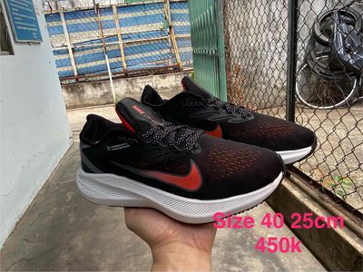 Nike Air Zoom Winflo 7 Size 40 25cm