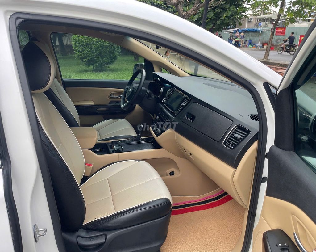 Kia Sedona 2017 bản full Trắng. Mua bán Ô tô tại Thành phố Biên Hòa Đồng Nai được đăng bởi Nguyễn Thưởngka hình 8