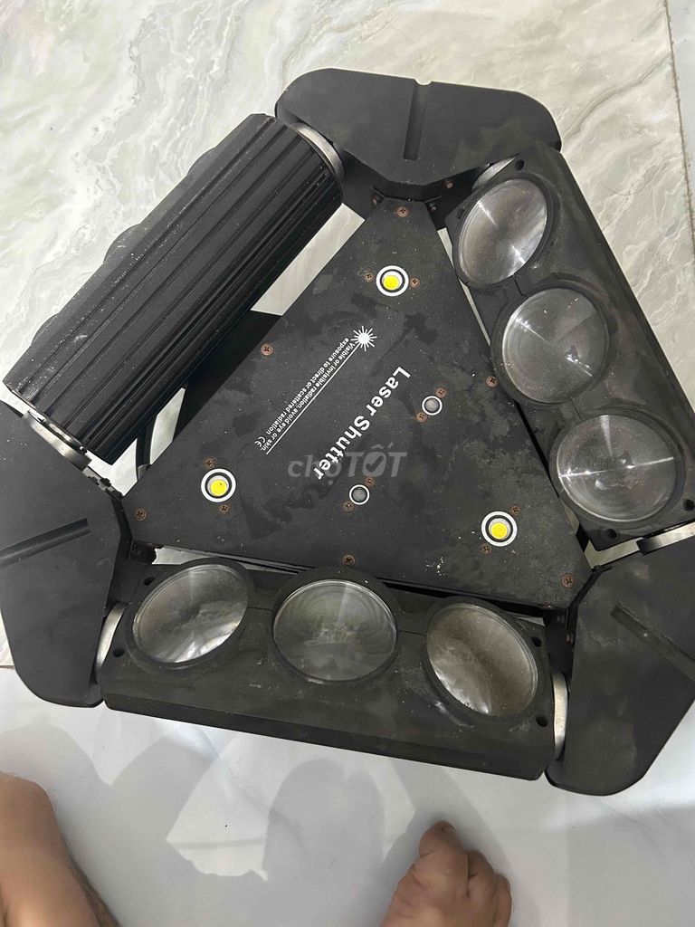 Đèn laser Laser Shutter Đen xoay theo nhạc. Mua bán Đèn tại Quận 8 Tp Hồ Chí Minh được đăng bởi Hoa Rơi Cửa Phật hình 1