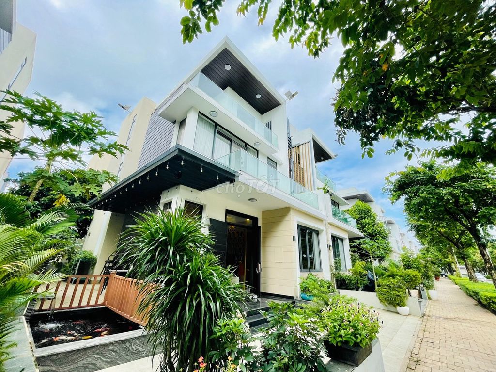 Cho thuê 5 căn Biệt thự  Lucasta gần Liên Phường, Bưng Ông Thoàn 200m2