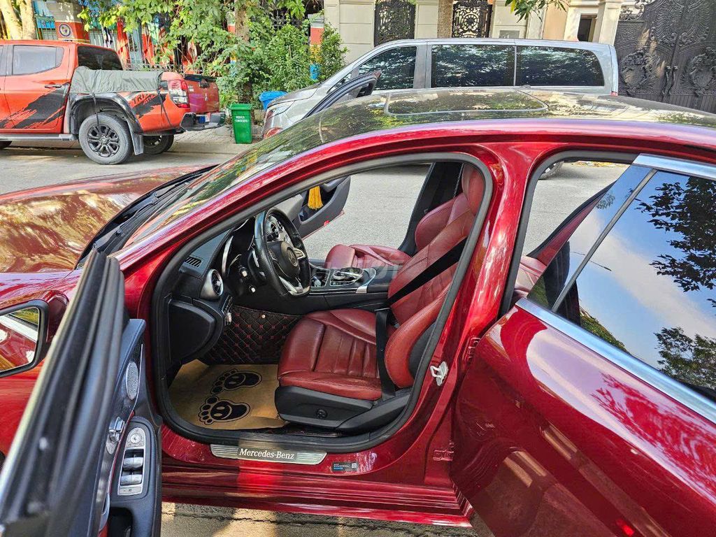 Mercedes Benz C Class 2015 C300 AMG - 70000 km. Mua bán Ô tô tại Quận 7 Tp Hồ Chí Minh được đăng bởi Bảo Trần hình 7