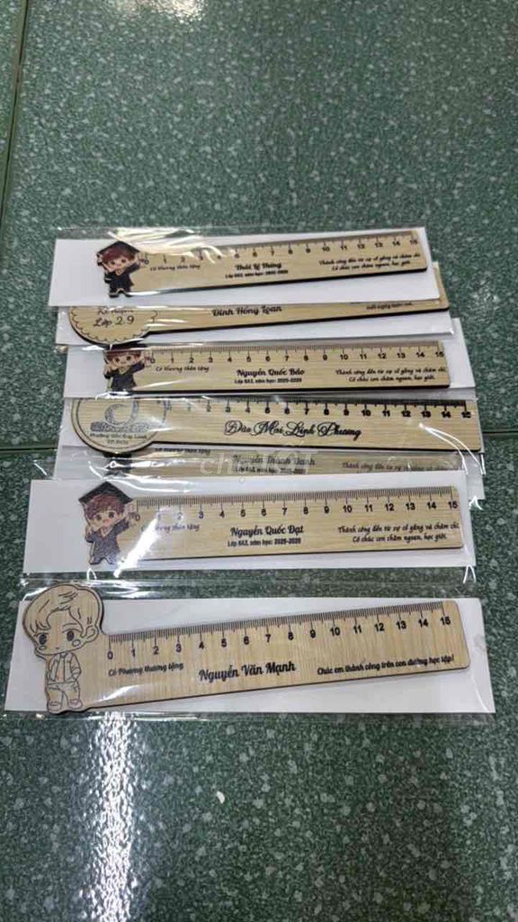 Thước kẻ gỗ khắc tên. Mua bán Đồ dùng văn phòng tại Thành phố Thủ Đức Tp Hồ Chí Minh được đăng bởi y hình 1