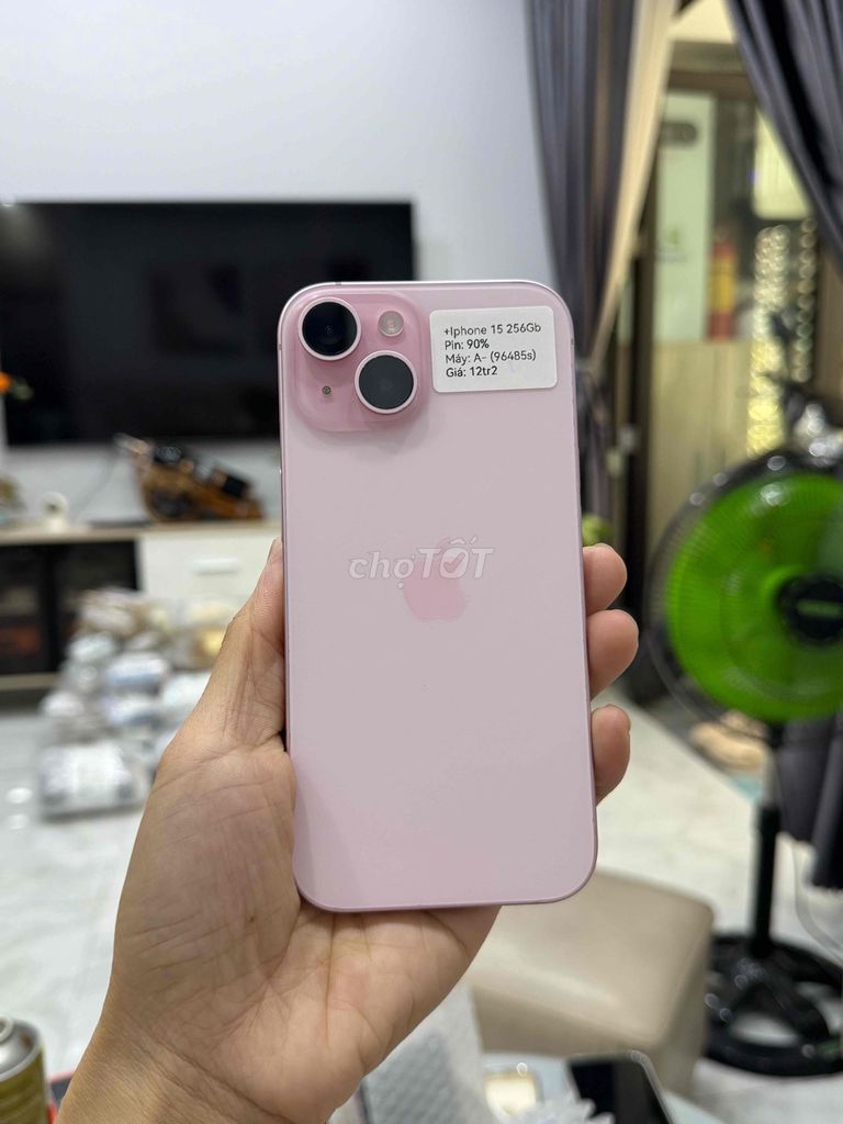 iPhone 15 256G Quốc tế Hồng P90 Zin Đẹp 99. Mua bán Điện thoại tại Huyện Hóc Môn Tp Hồ Chí Minh được đăng bởi Thu hình 1