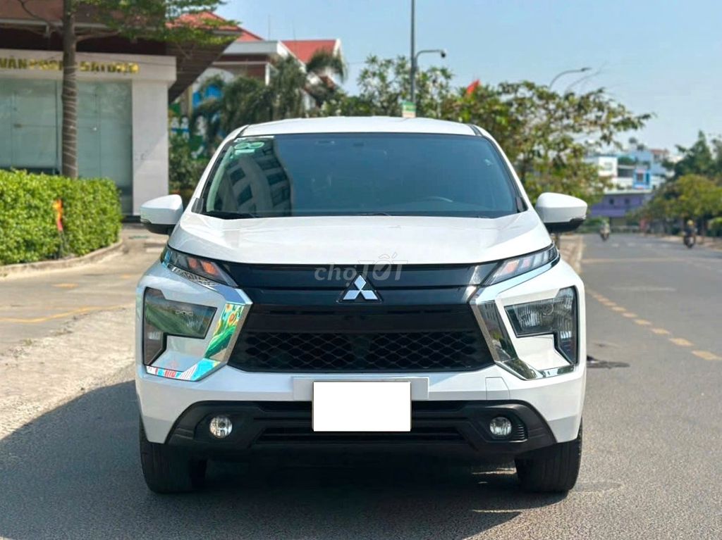 Mitsubishi Xpander 1.5 AT 2023 bền bỉ, tiết kiệm.