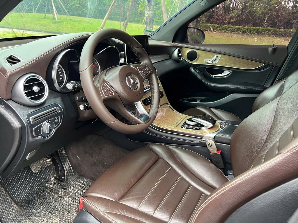Mercedes Benz GLC 2018 250 4MATIC - 79999 km. Mua bán Ô tô tại Quận Long Biên Hà Nội được đăng bởi AUTO TÂN HƯNG THỊNH hình 9