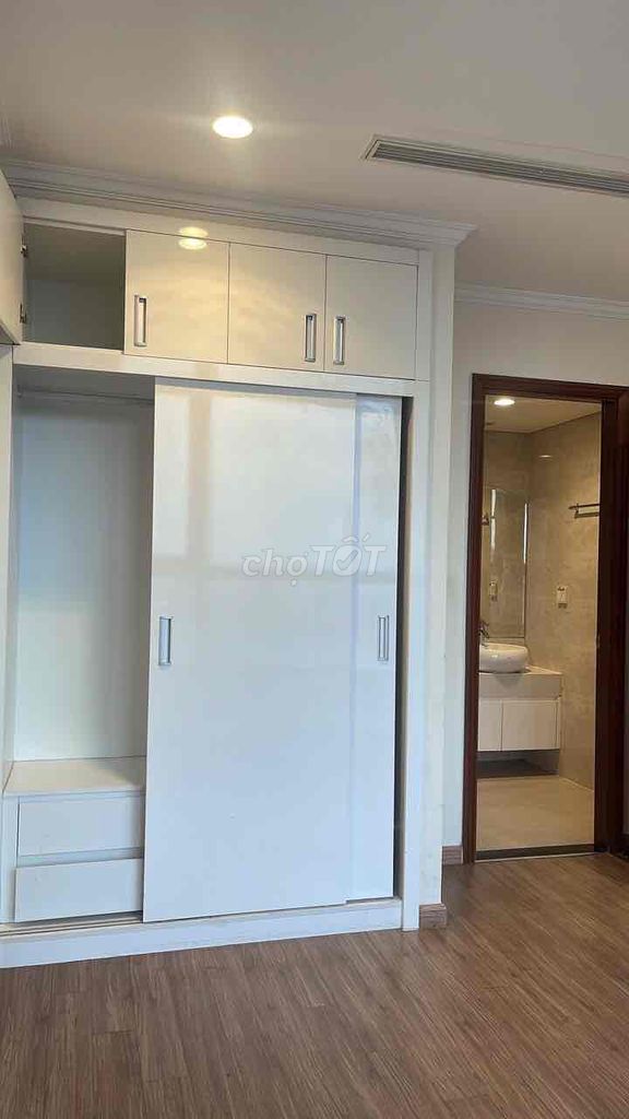 căn hộ Cao cấp,75 m2 , 1 phòng ngủ ,1WC, full nội thất