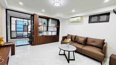 Nhà phố 32 m² · 2 PN · Phố Bạch Mai