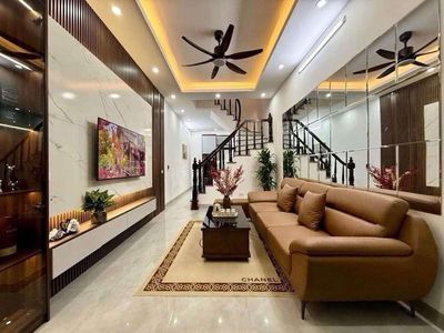 Townhouse 38 m² · 4 bed · Đường Trương Định