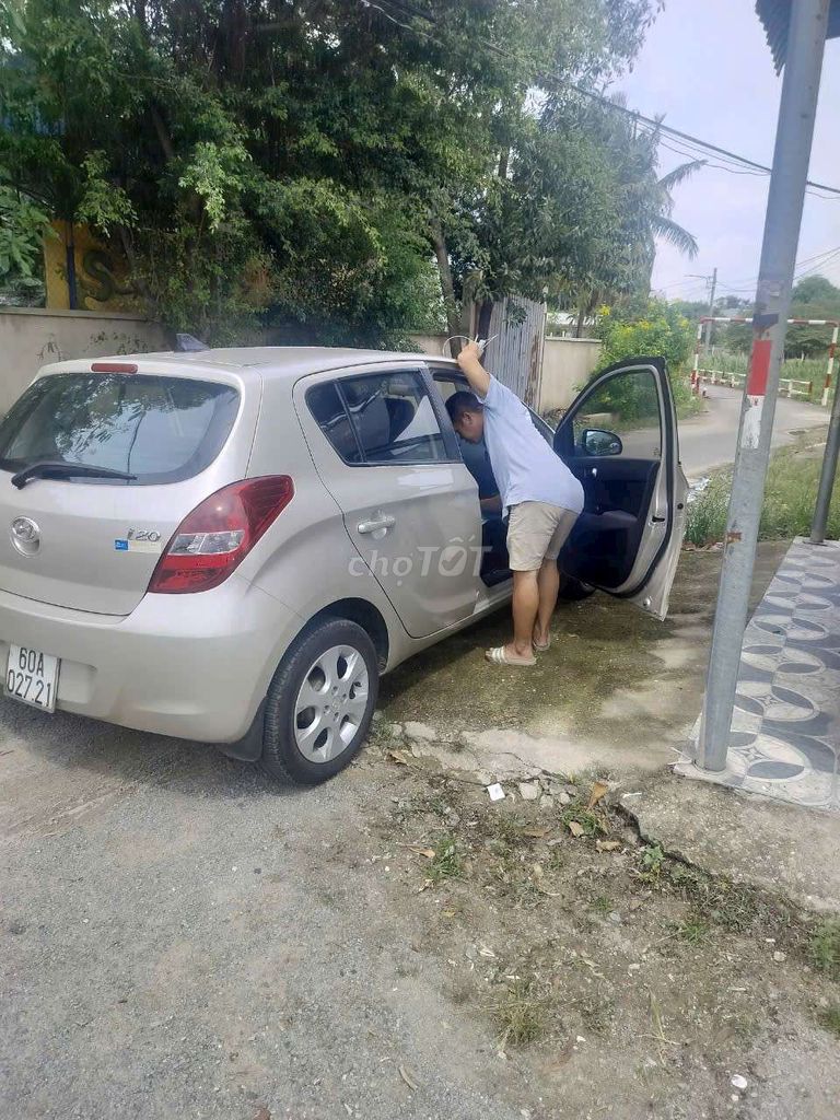 Hyundai i20 2011 5 chỗ Số sàn. Mua bán Ô tô tại Thành phố Thủ Dầu Một Bình Dương được đăng bởi anh tú hình 4
