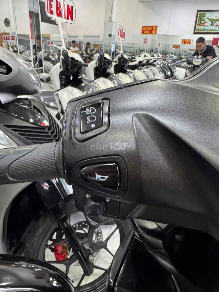 VISION 2023 - Zin Cọp - Bản Bánh Lớb. Mua bán Xe máy tại Thành phố Rạch Giá Kiên Giang được đăng bởi XE MÁY CŨ TÂN 128 hình 11