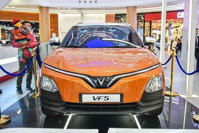 VF5 SIÊU RẺ CHO ANH EM LÀM DICH VỤ GIẢM 85 TRIỆU