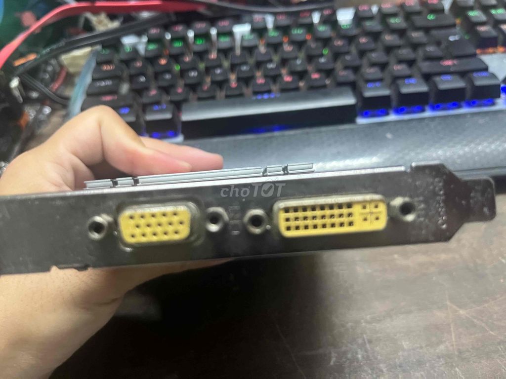 gt 610 xuất hình 2 cổng ăn chơi