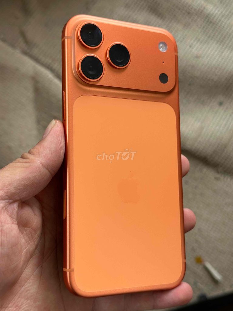 iPhone 17 Pro Max Cam eSIM. Mua bán Điện thoại tại Huyện Gia Lâm Hà Nội được đăng bởi Long Nguyễn hình 1