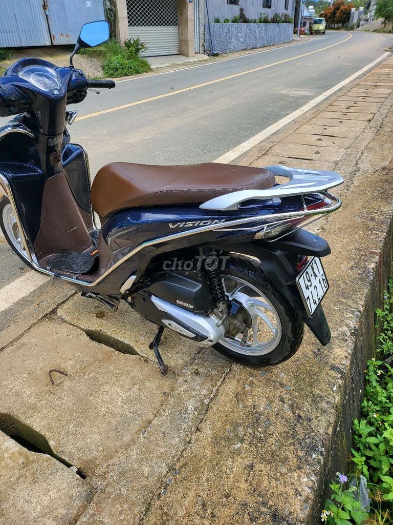 Cần bán Vision 2020. Mua bán Xe máy tại Thành phố Đà Lạt Lâm Đồng được đăng bởi Đồ gỗ cũ Đà Lạt hình 4