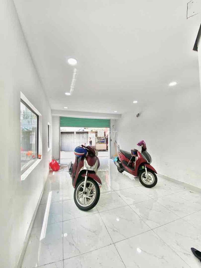 Mặt Bằng Kinh Doanh_ Có Phòng Ở Lại_ Trần Hữu Trang_ Phú Nhuận 🌟Chỉ 15
