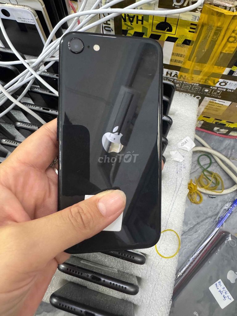 iPhone SE 64GB Đen. Mua bán Điện thoại tại Quận 4 Tp Hồ Chí Minh được đăng bởi Phan Pha hình 1