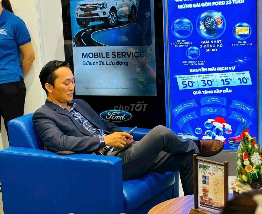 Ford Explorer 2023 photo 5