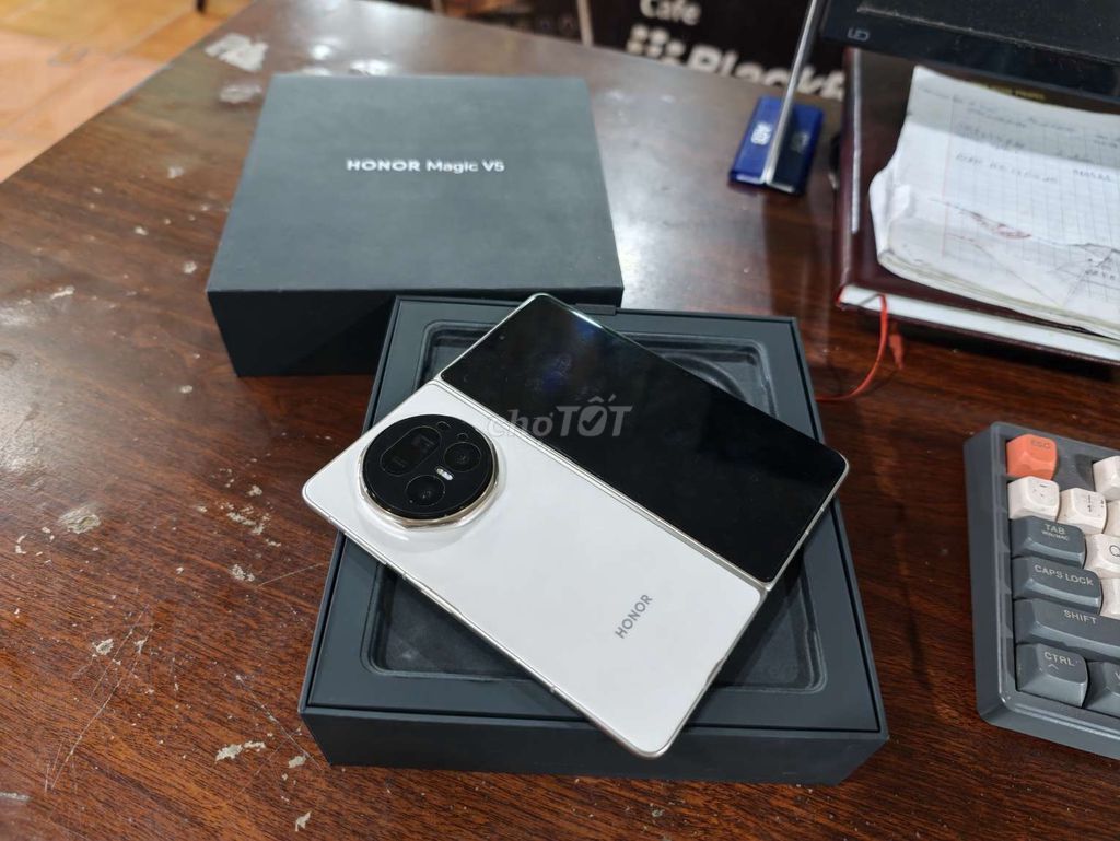 Honor Magic V5 512GB Trắng chính hãng lướt. Mua bán Điện thoại tại Thành phố Thủ Dầu Một Bình Dương được đăng bởi LakMobile  hình 1