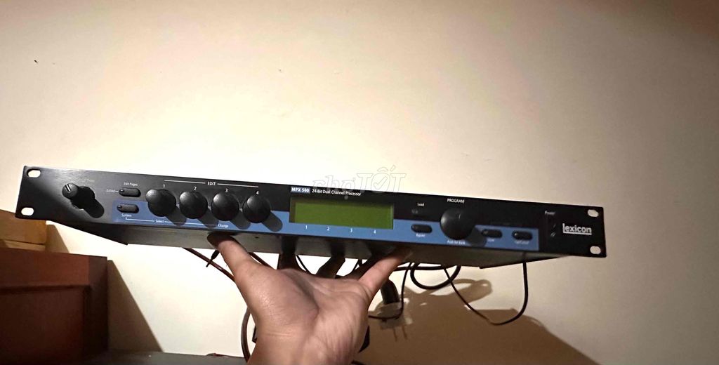 Nâng cấp đồ nên dư cái Reverb cứng