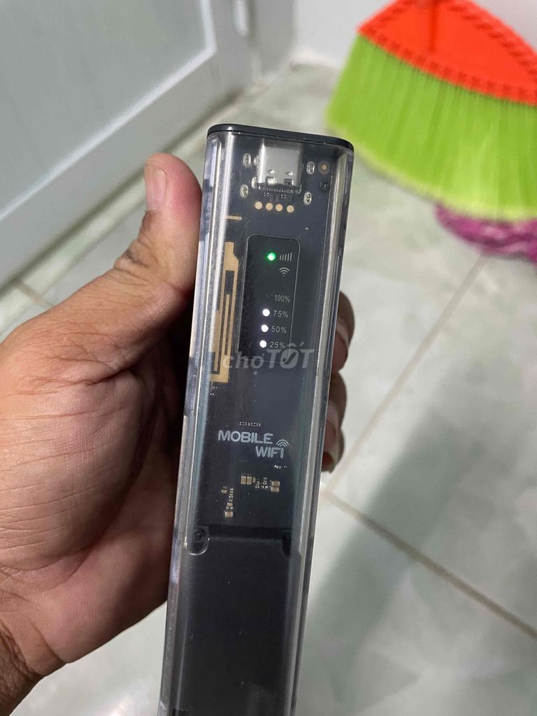 Bộ phát Wifi 4G Di động màu Đen kiêm sạc dự phòng. Mua bán Phụ kiện (Màn hình, Chuột...) tại Quận Ninh Kiều Cần Thơ được đăng bởi Bán Cho Người Cần Mua hình 1