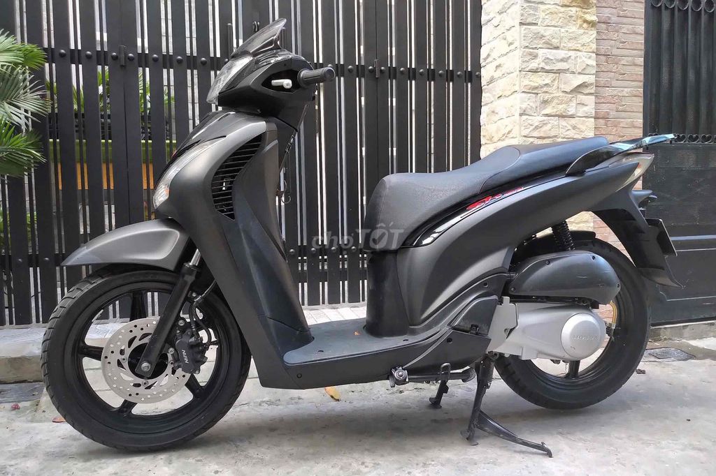 Собственник продает SH Italy 150cc 2010 оригинал в отличном состоянии