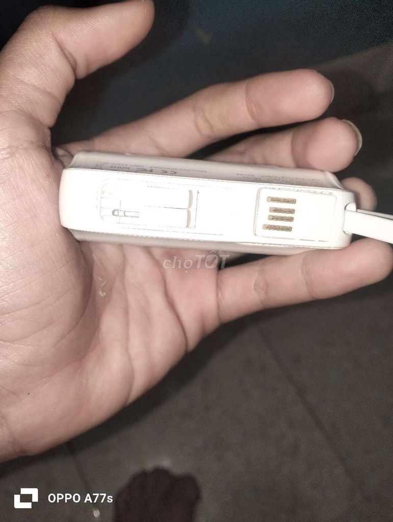 Sạc dự phòng GOOJODOQ Lightning Trắng. Mua bán Phụ kiện (Màn hình, Chuột...) tại Huyện Mỏ Cày Nam Bến Tre được đăng bởi Dương Khang hình 1