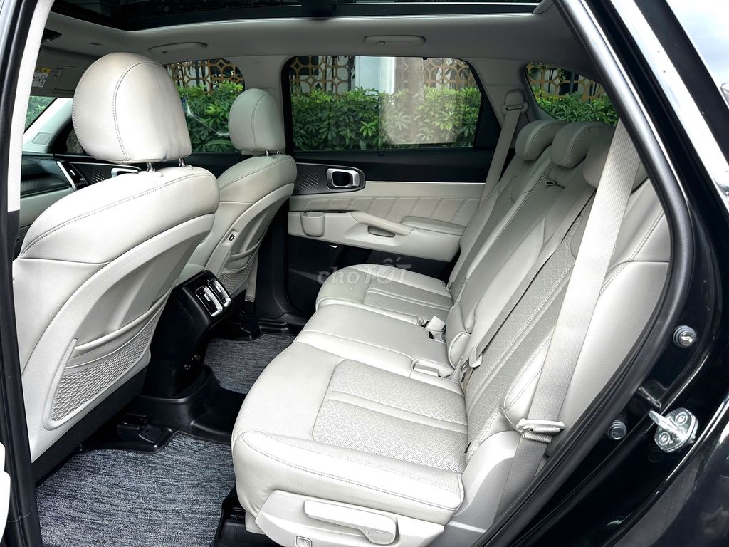 Kia Sorento 2.5 Signature 2022 màu đen. Mua bán Ô tô tại Quận Thanh Xuân Hà Nội được đăng bởi Nguyễn Tuấn Hoàng hình 19