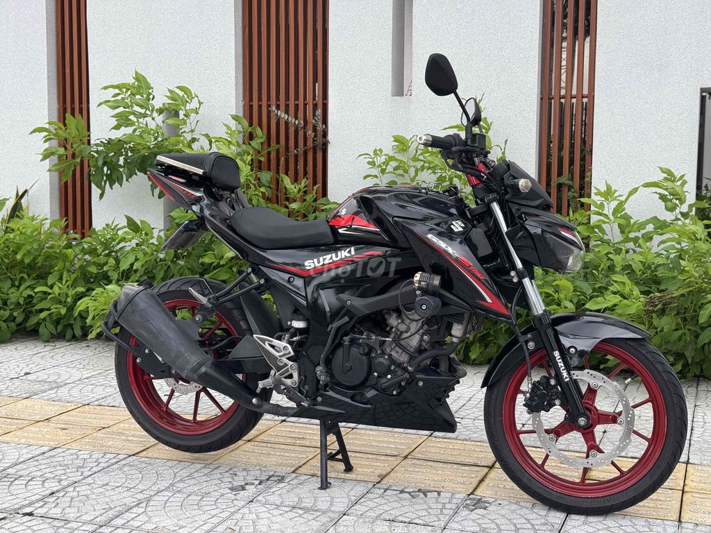 Suzuki GSX 150 dk 2018 xe nguyên rin bs 43. Mua bán Xe máy tại Quận Cẩm Lệ Đà Nẵng được đăng bởi 153 Đường 2 tháng 9 Hoà cường Tp Đà Nẵng  hình 3